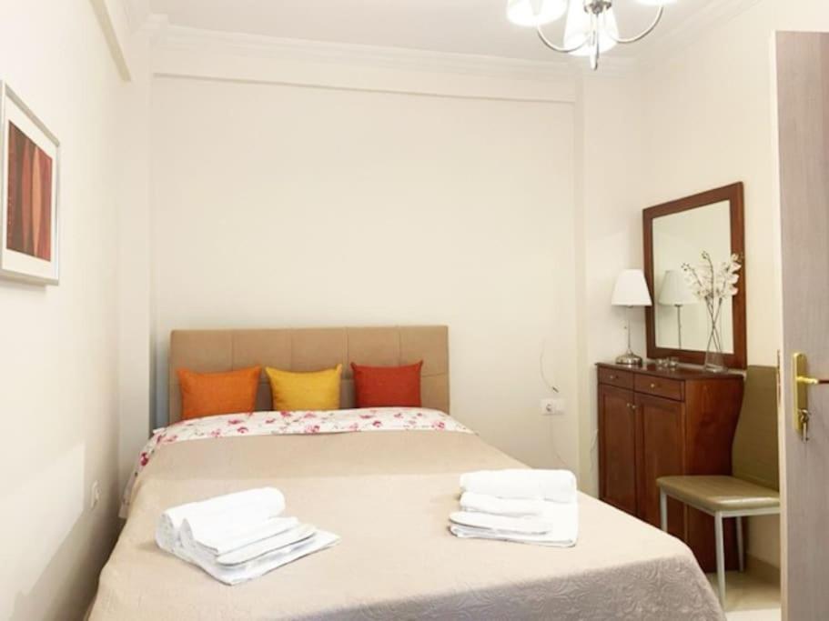 Crimson Suite: 1-Bedroom Apartment In Thessaloniki Exterior photo